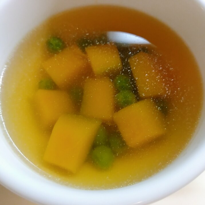 南瓜とグリーンピースのコーンスープ